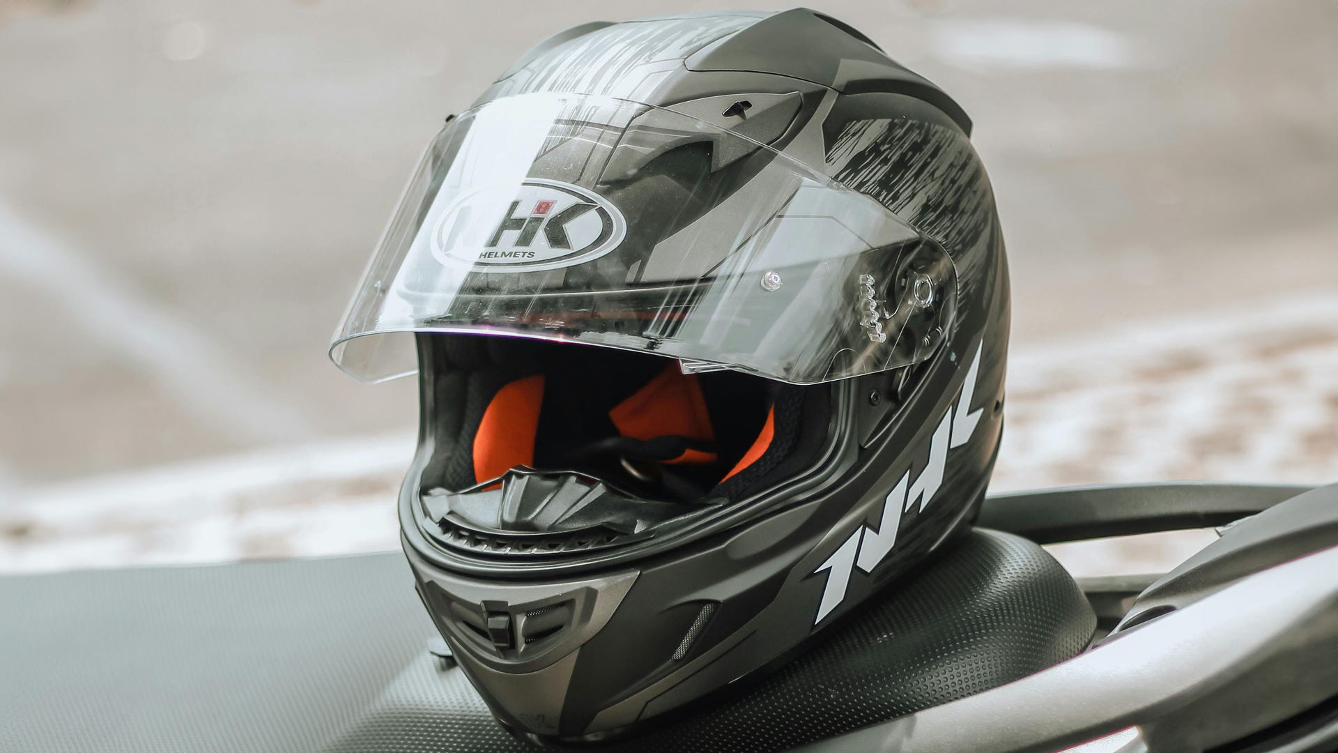 Motorcycle Helmet Buyer’s Guide: Which Helmet Should You Wear